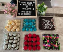 Pilihan dessert pelbagai, puding, agar-agar, dadih, jelly, kek batik dan lain lain