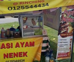 Nasi ayam Nenek dibuka 10am sampai 7pm  setiap hari kecuali hari Ahad tutup