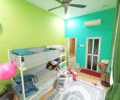 UNTUK DIJUAL RUMAH SEMI-D CLUSTER DUA TINGKAT : CORNER LOT BANDAR SAUJANA PUTRA