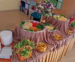 menyediakan servis katering untuk area sepang