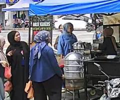 Nasi kukus ayam goreng berempah Sesuai untuk semua lapisan umur